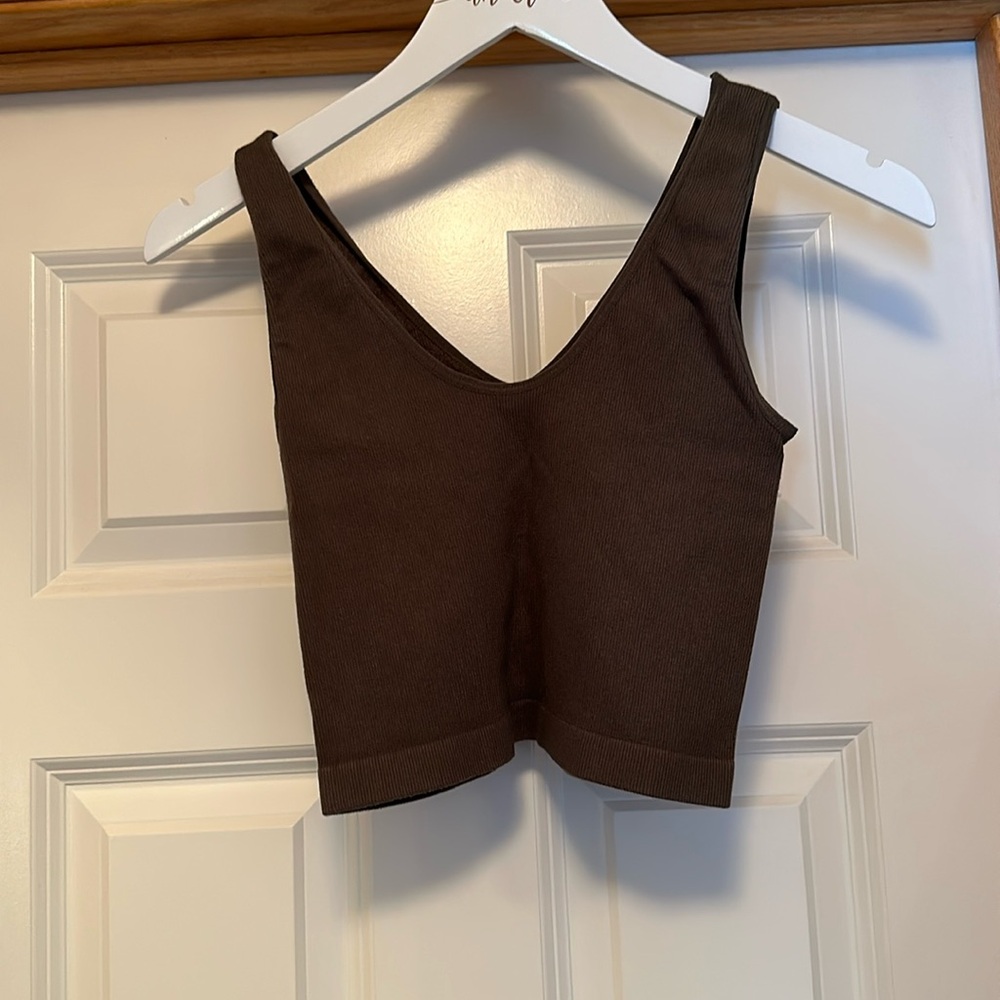 Stretchy dark green crop top.